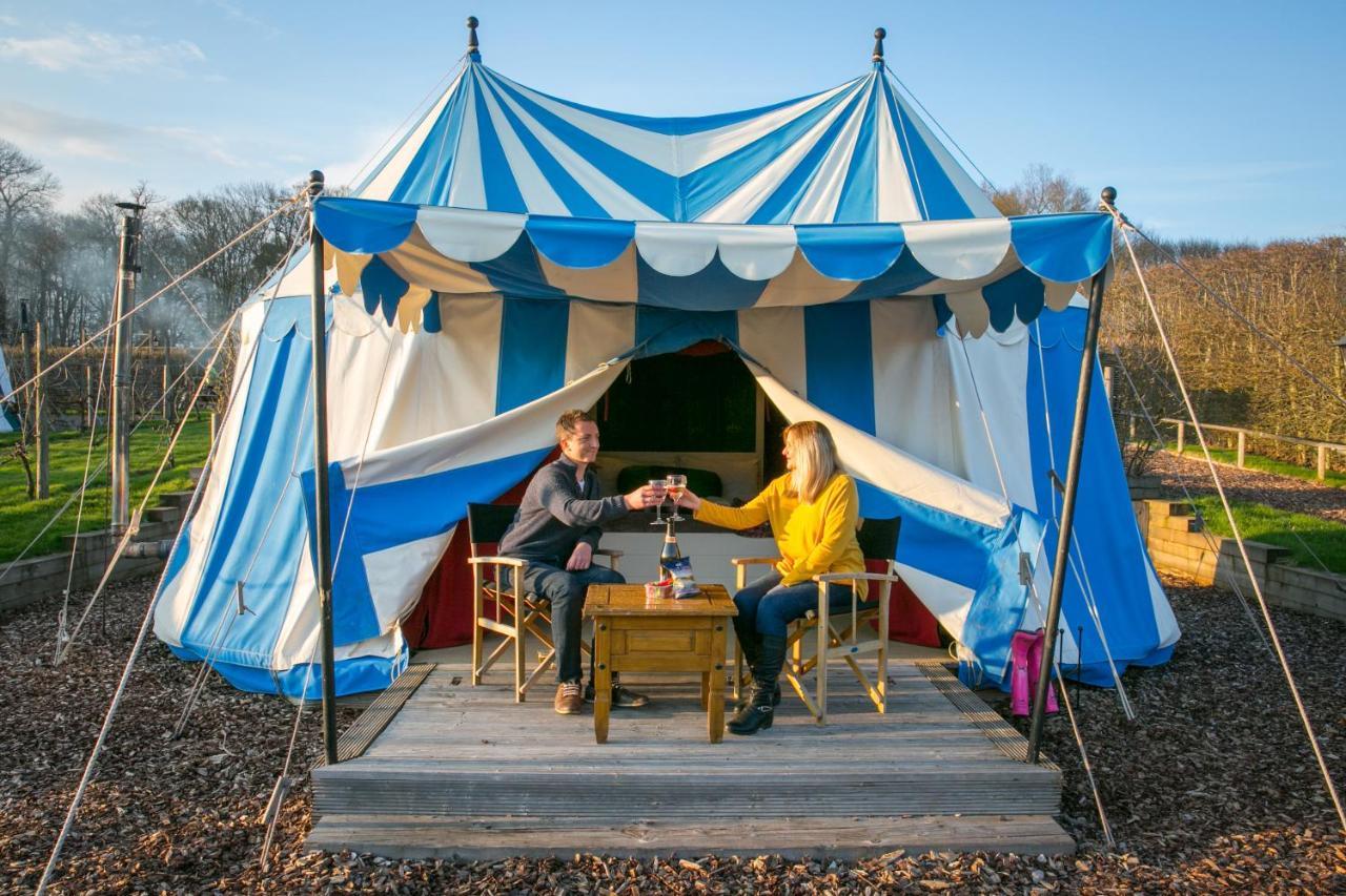 Leeds Castle Knights Glamping Hotel Exterior photo