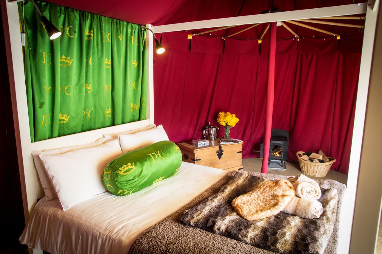 Leeds Castle Knights Glamping Hotel Exterior photo